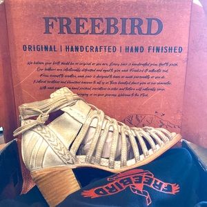 EUC Freebird Wazee white/beige leather shoes 9M.